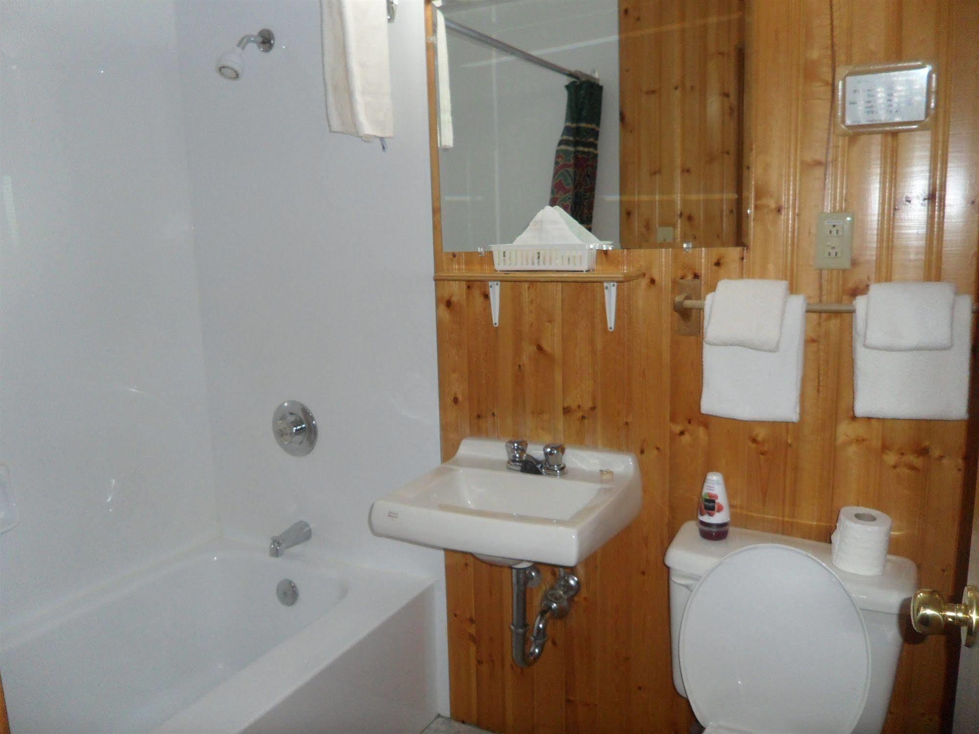 Hillcrest Motel Сент-Джон Экстерьер фото